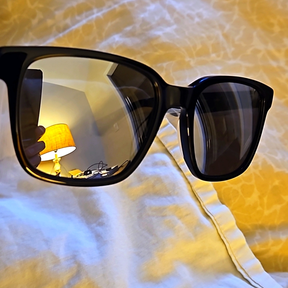 BNWT JOHN VARVATOS BLACK FRAME SKULL SUNGLASS